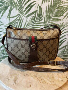 Vintage Gucci GG Monogram Canvas Flat Shoulder Bag – Accessory Collection